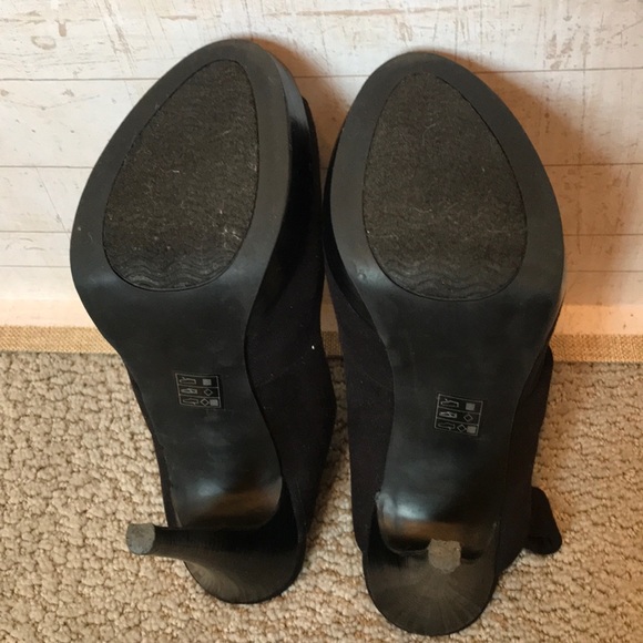 Levity Black Heels - Picture 5 of 6